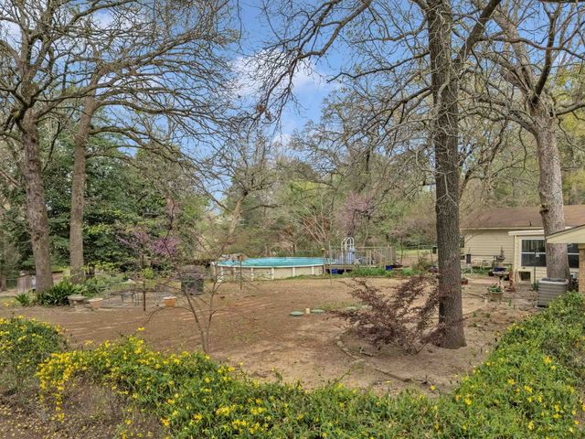 1915 Page One Rd, Longview, TX 75605