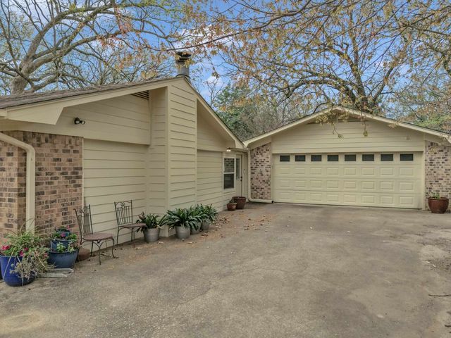 1915 Page One Rd, Longview, TX 75605