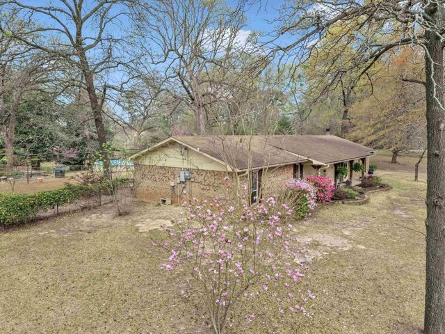 1915 Page One Rd, Longview, TX 75605