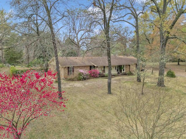 1915 Page One Rd, Longview, TX 75605