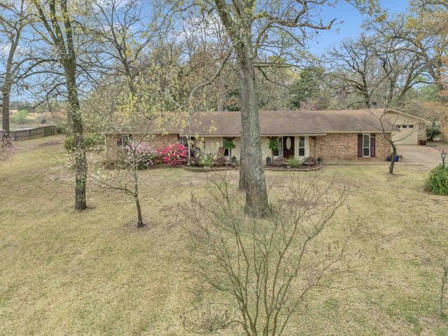 1915 Page One Rd, Longview, TX 75605