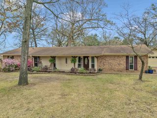 1915 Page One Rd, Longview, TX 75605