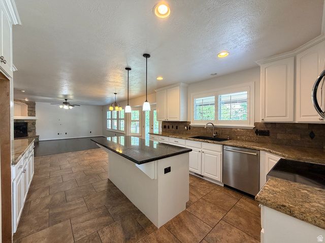 3288 W EPHRAIM CIR, South Jordan, UT 84095