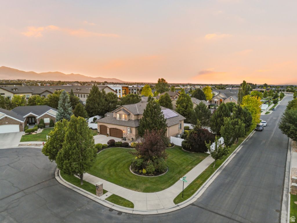 3288 W EPHRAIM CIR, South Jordan, UT 84095