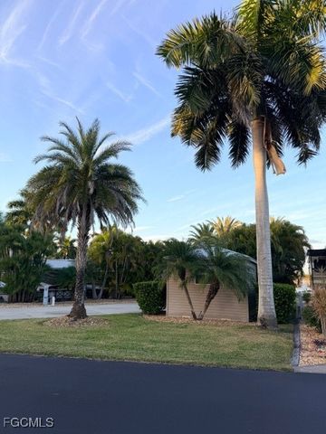 5217 Cypress Trail Resort CIR, Fort Myers, FL 33905