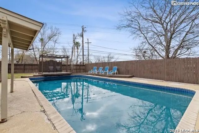 105 Gladiola B, Castle Hills, TX 78213