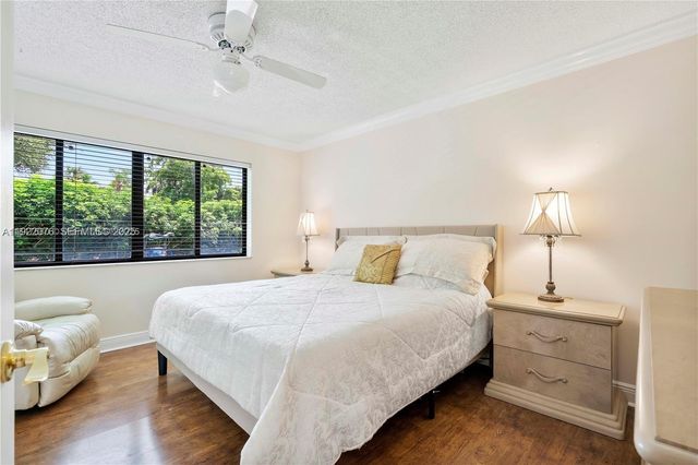 2900 NW 25th Way, Boca Raton, FL 33434