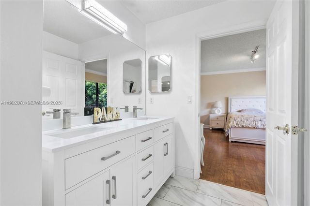 2900 NW 25th Way, Boca Raton, FL 33434