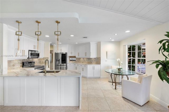 2900 NW 25th Way, Boca Raton, FL 33434