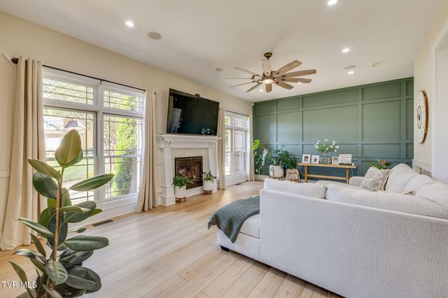 2338 Edinburgh Channel Road, Kingsport, TN 37664