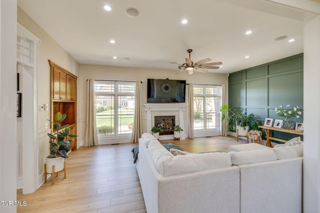 2338 Edinburgh Channel Road, Kingsport, TN 37664