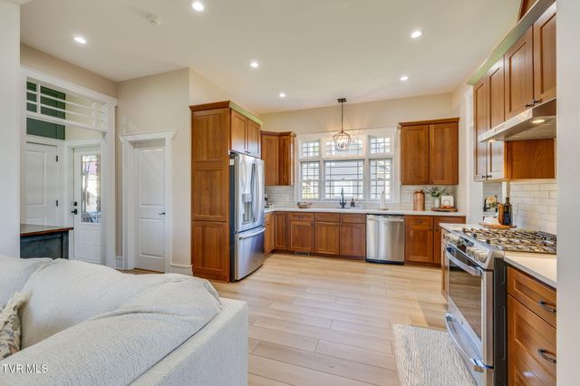 2338 Edinburgh Channel Road, Kingsport, TN 37664