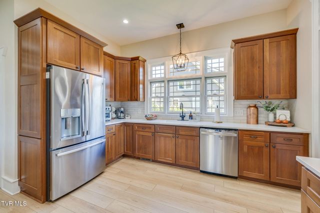 2338 Edinburgh Channel Road, Kingsport, TN 37664