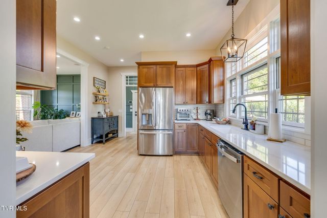 2338 Edinburgh Channel Road, Kingsport, TN 37664