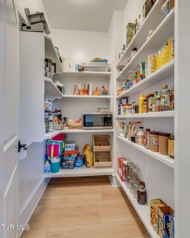 2338 Edinburgh Channel Road, Kingsport, TN 37664