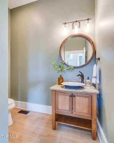 2338 Edinburgh Channel Road, Kingsport, TN 37664