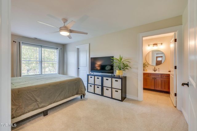 2338 Edinburgh Channel Road, Kingsport, TN 37664