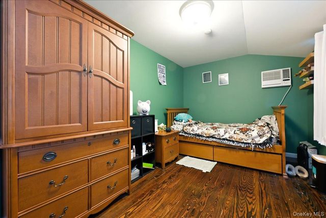 710 Premier Boulevard, New Hyde Park, NY 11040