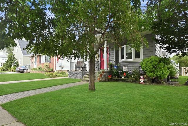 710 Premier Boulevard, New Hyde Park, NY 11040