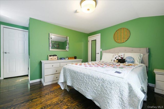 710 Premier Boulevard, New Hyde Park, NY 11040