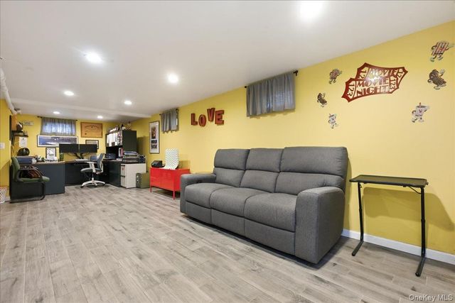 710 Premier Boulevard, New Hyde Park, NY 11040