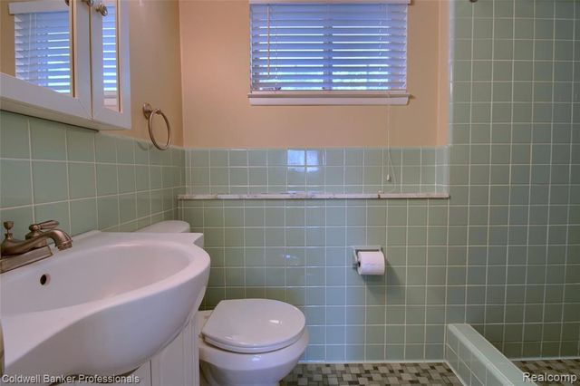 41928 River Oaks, Plymouth, MI 48170