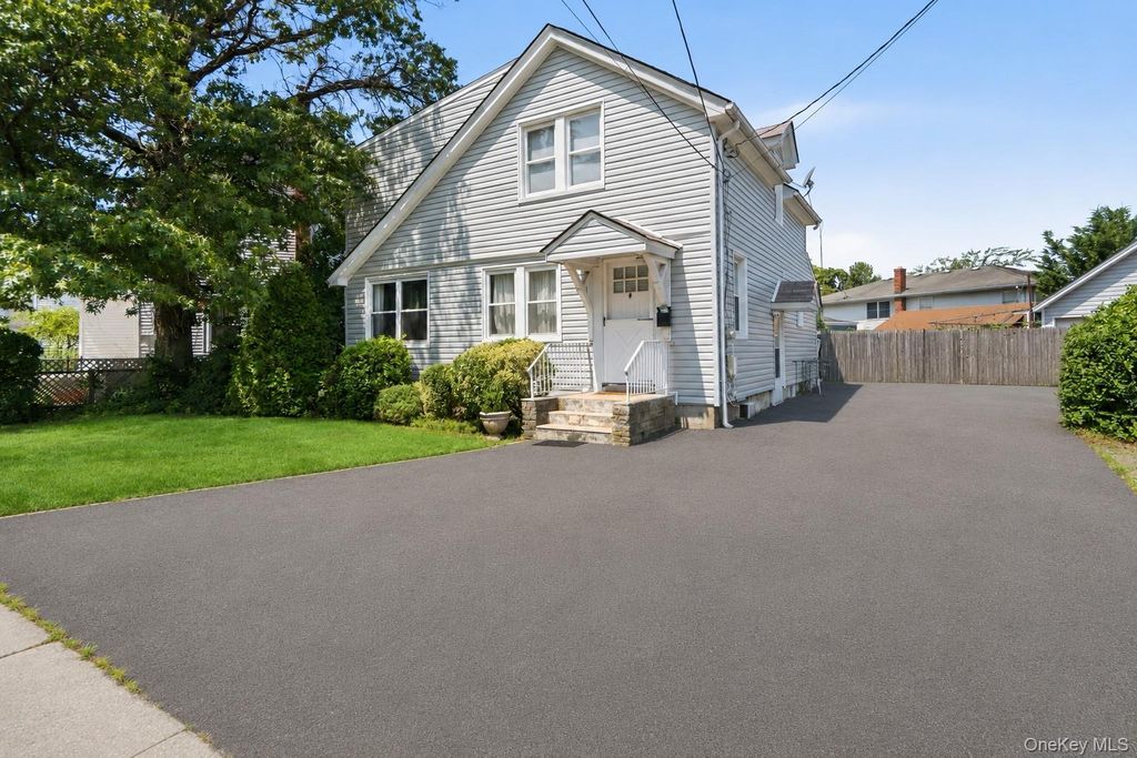194 Woodfield Road, West Hempstead, NY 11552