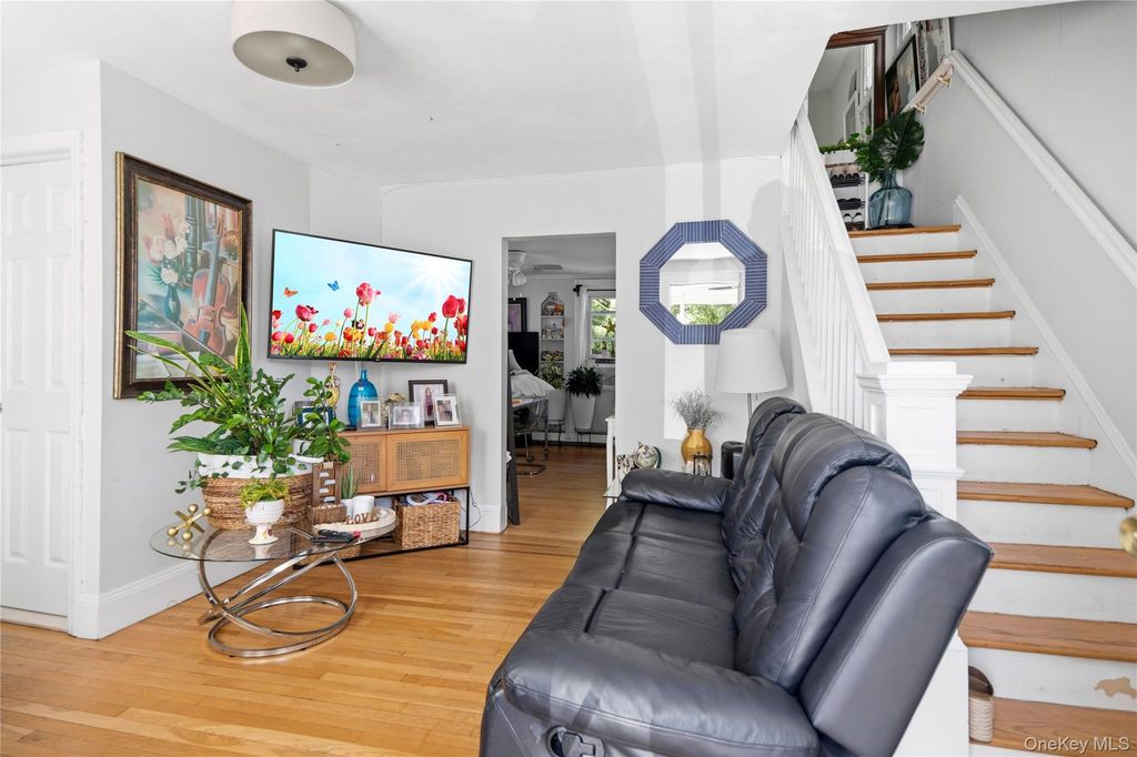 194 Woodfield Road, West Hempstead, NY 11552 — photo 2