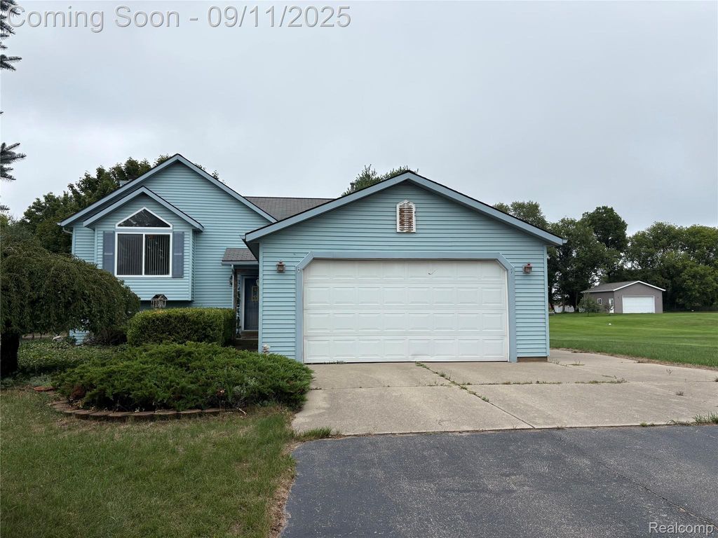 5069 Dio Drive, Cedar Springs, MI 49319