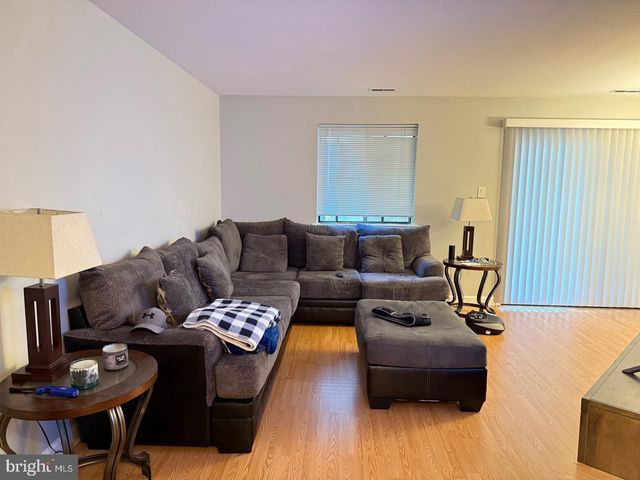 304-A CYPRESS POINT CIR, Mount Laurel, NJ 08054
