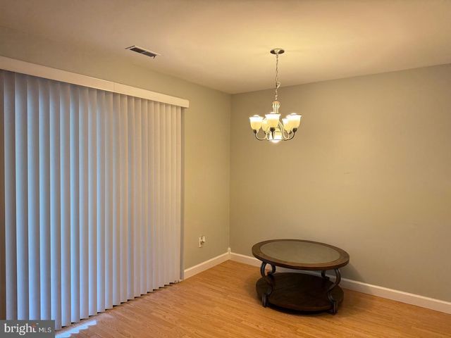 304-A CYPRESS POINT CIR, Mount Laurel, NJ 08054