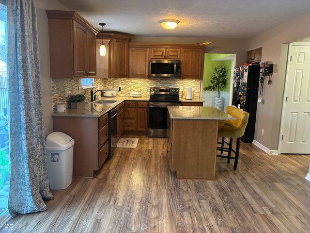 10497 Silver Ridge Circle, Fishers, IN 46038