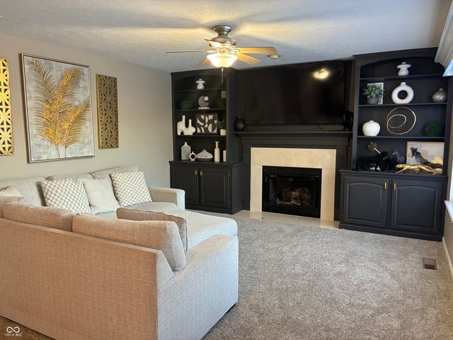 10497 Silver Ridge Circle, Fishers, IN 46038