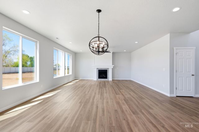 7103 E Marble Springs Dr, Nampa, ID 83687