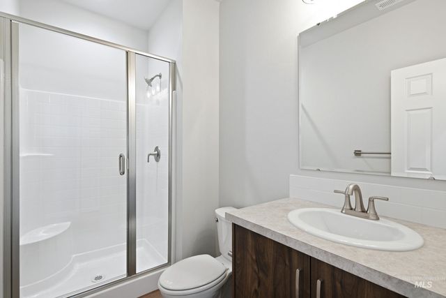 7103 E Marble Springs Dr, Nampa, ID 83687