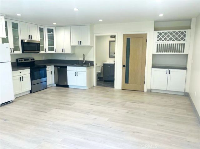 18349 Hiawatha Street, Northridge, CA 91326
