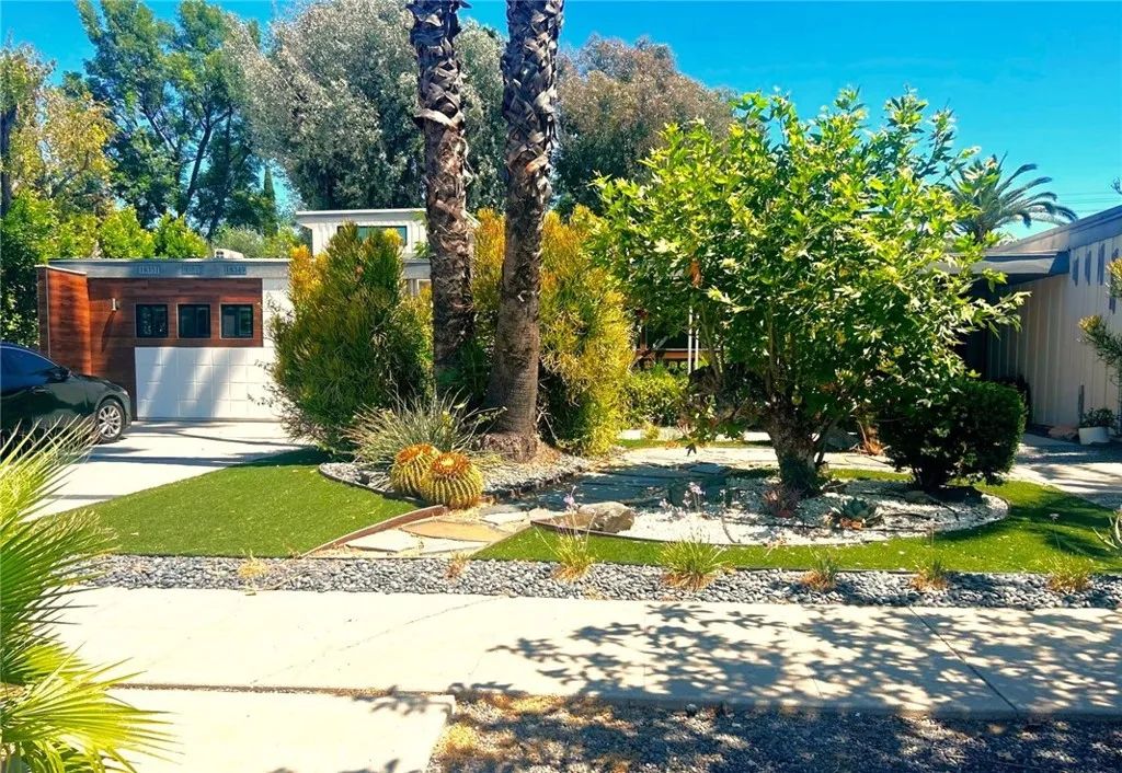 18349 Hiawatha Street, Northridge, CA 91326