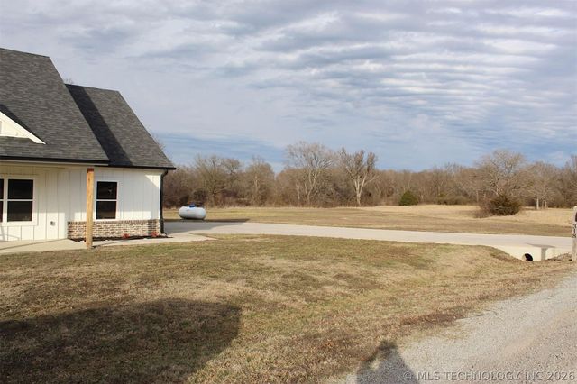 318 Twin Creeks Lane, Pryor, OK 74361