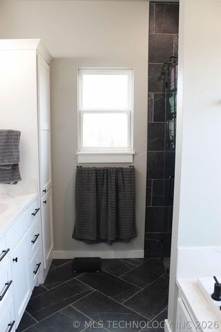 318 Twin Creeks Lane, Pryor, OK 74361