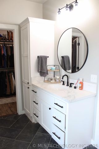 318 Twin Creeks Lane, Pryor, OK 74361