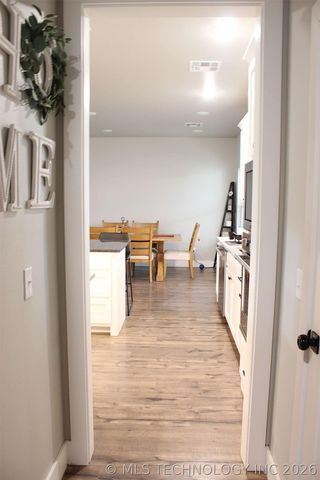 318 Twin Creeks Lane, Pryor, OK 74361