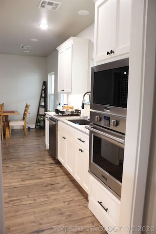 318 Twin Creeks Lane, Pryor, OK 74361