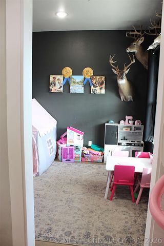 318 Twin Creeks Lane, Pryor, OK 74361