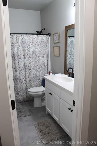 318 Twin Creeks Lane, Pryor, OK 74361