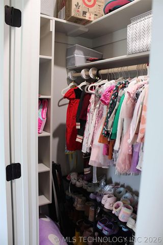 318 Twin Creeks Lane, Pryor, OK 74361