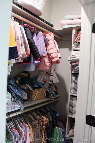 318 Twin Creeks Lane, Pryor, OK 74361