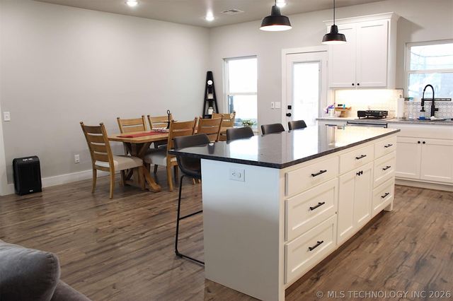 318 Twin Creeks Lane, Pryor, OK 74361