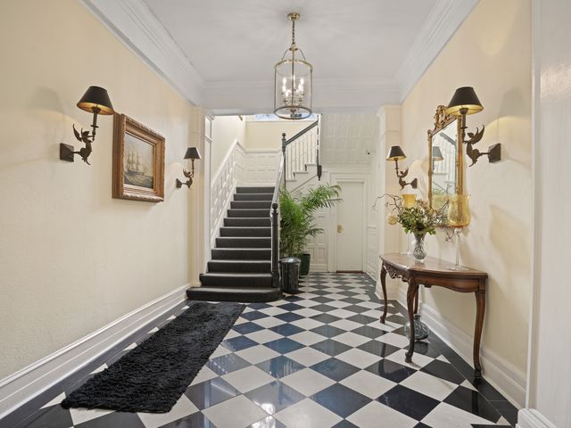 5 Hundley Court LL, Stamford, CT 06902