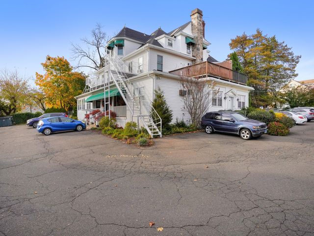 5 Hundley Court LL, Stamford, CT 06902