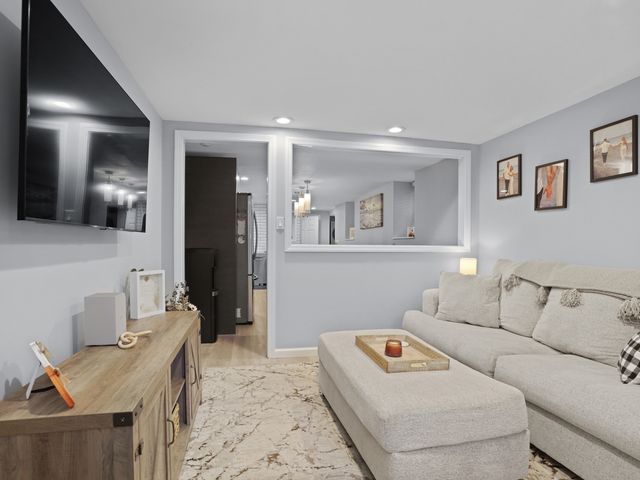 5 Hundley Court LL, Stamford, CT 06902